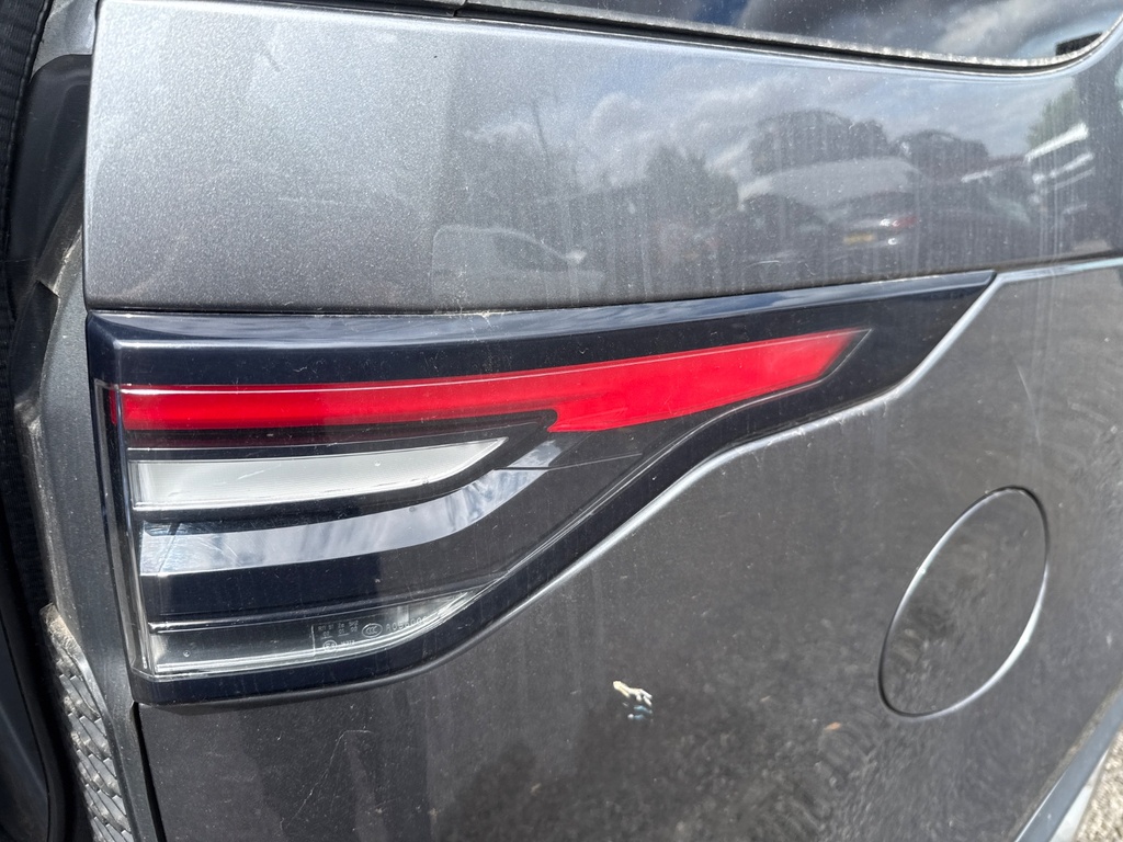 [EPE-118861] Piloto trasero derecho Land Rover Discovery 2019