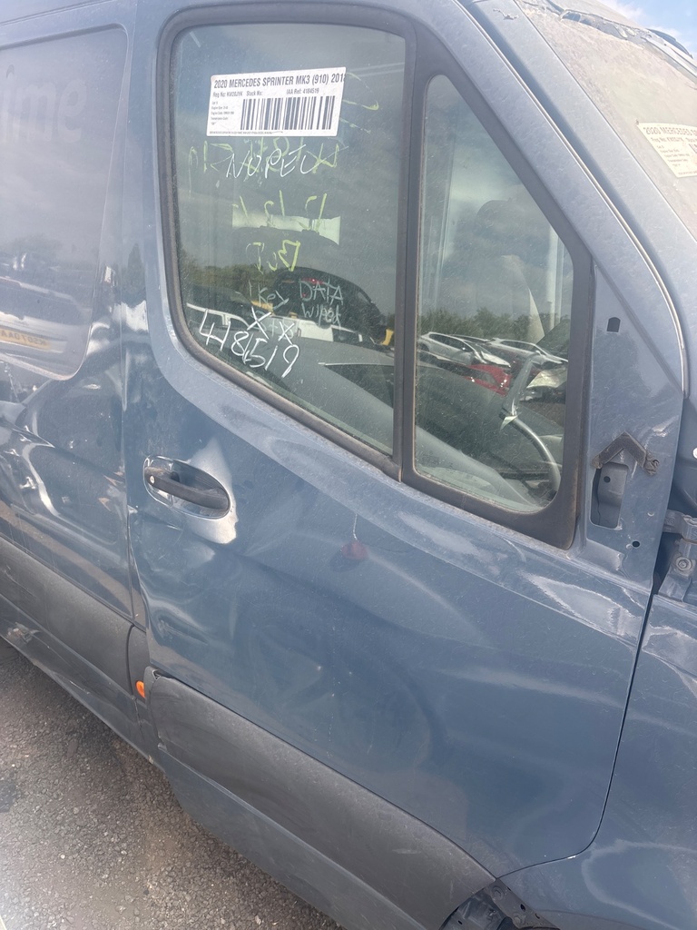 [EPE-121623] Puerta delantera derecha Mercedes-Benz Sprinter 3.5-T