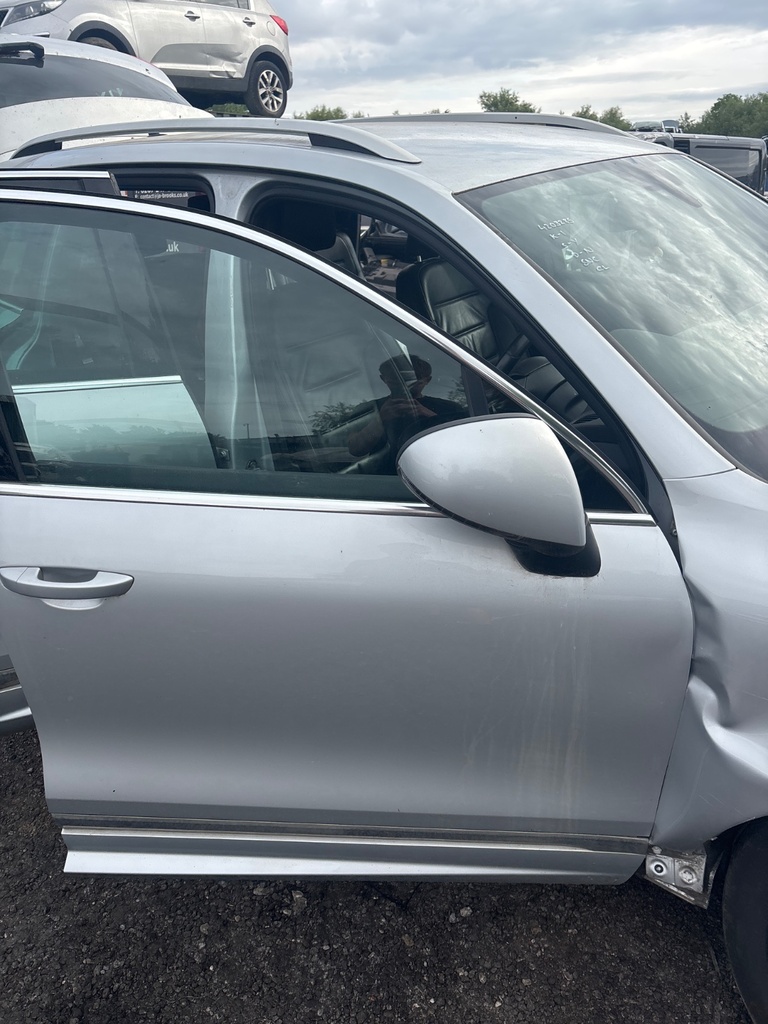 [EPE-117302] Puerta delantera derecha VW Touareg 7P5