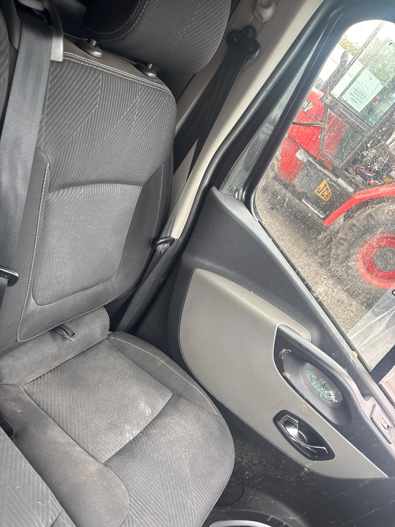 [EPE-116894] Asiento delantero izquierdo Renault Trafic 2015
