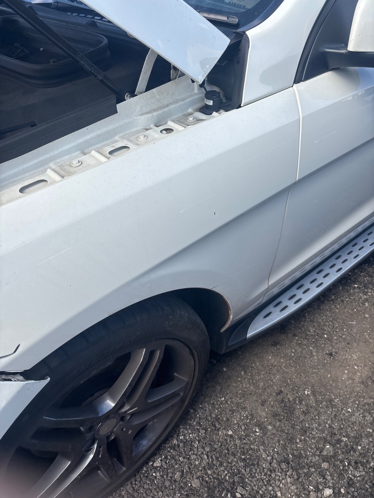 [EPE-117560] Aleta delantera izquierda Mercedes-Benz M-Class