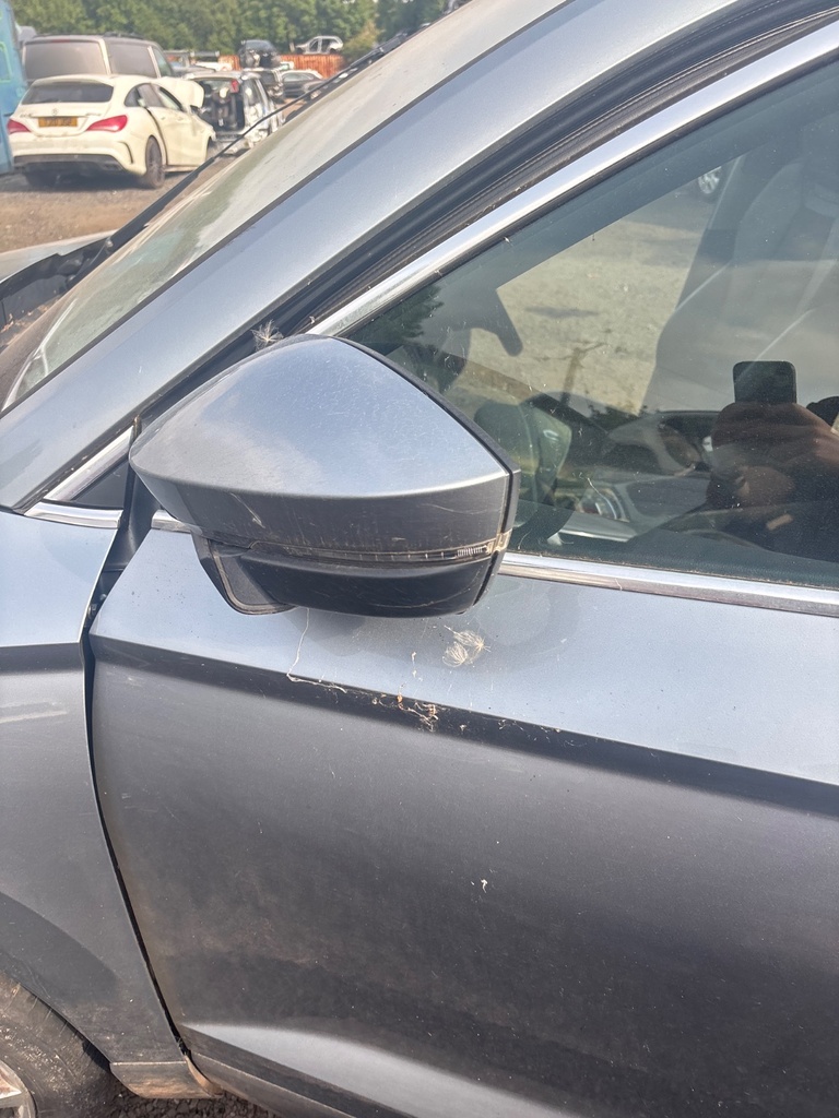 [EPE-115557] Retrovisor exterior izquierdo Skoda Karoq 2018