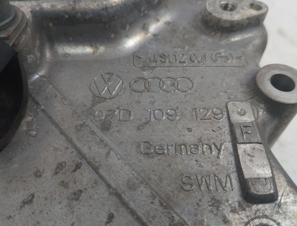 [MTD-512512] Tapa delantera de distribución VW Passat B5.5 4.0 W8 BDN 07D109129F