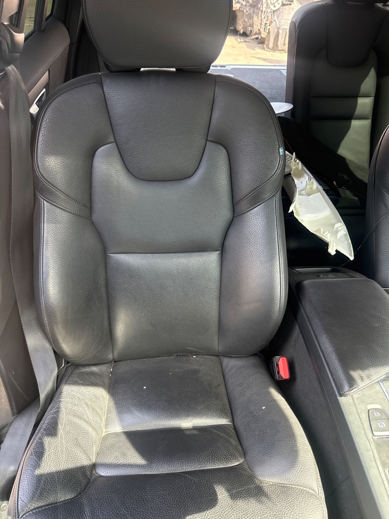 [EPE-105634] Asiento delantero derecho Volvo V60 2021
