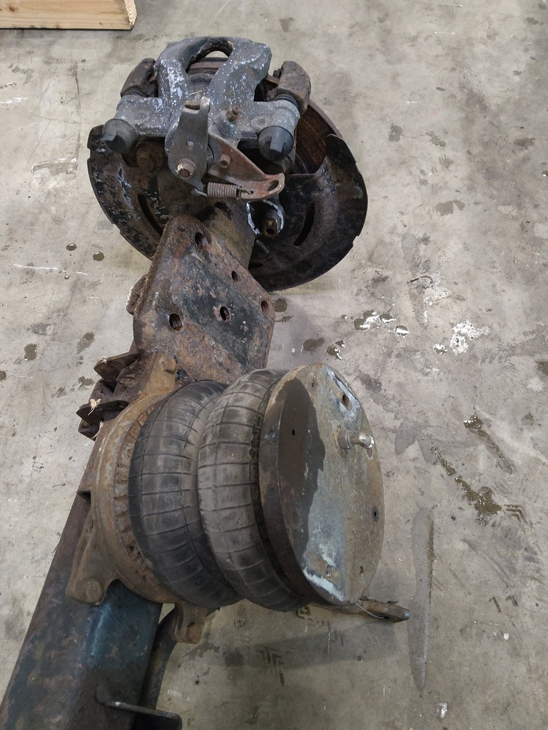 [MTD-514928] Travesaño del eje Nissan NV400