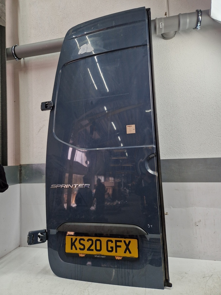 [MTD-507977] Puerta trasera izquierda para Mercedes Sprinter B907