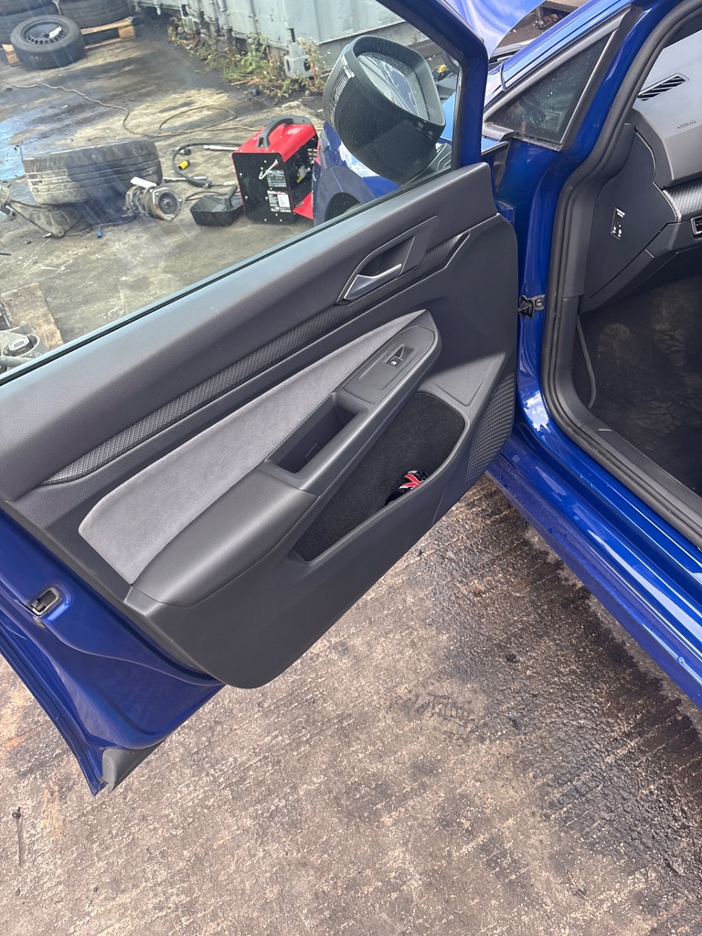 [EPE-123326] Panel interior de puerta delantera izquierda VW Golf