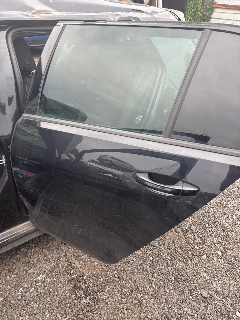 [EPE-112155] Puerta trasera izquierda VW Golf C9X