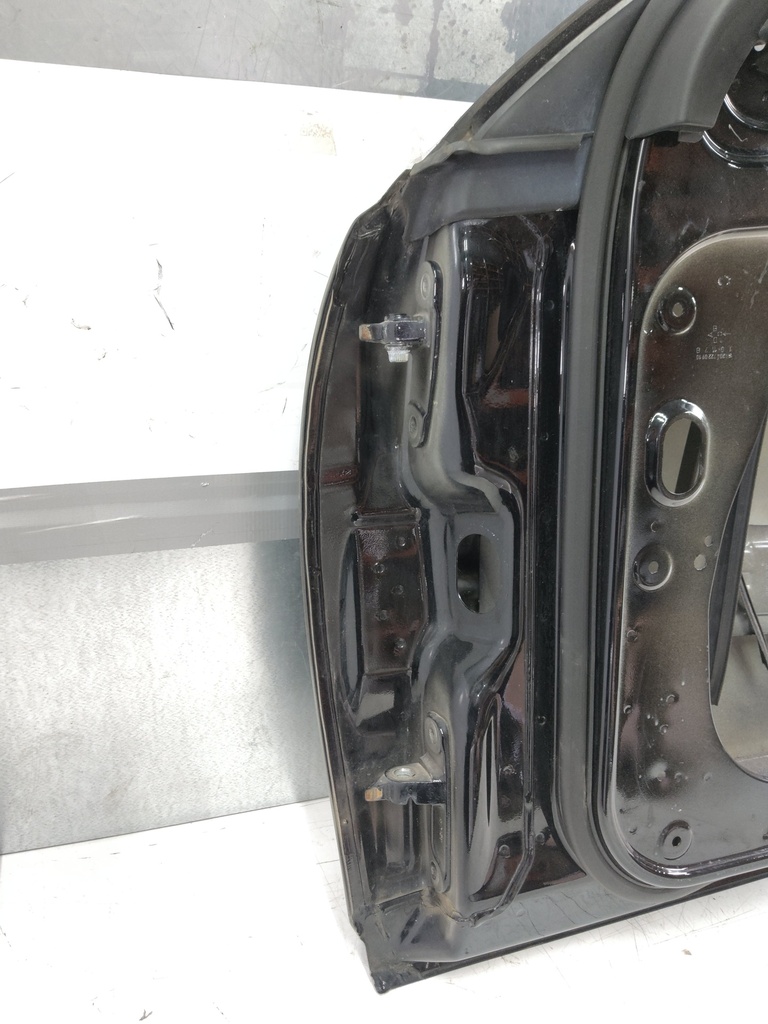 [MTD-530109] Puerta delantera derecha Mercedes Clase C C204