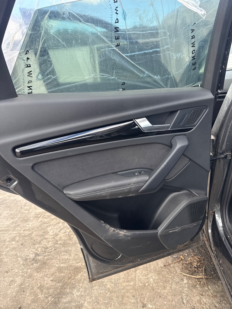 [EPE-107453] Altavoz puerta trasera izquierda Audi Q5 (2023)