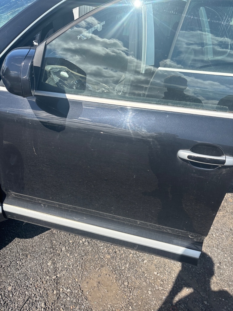 [EPE-112027] Puerta delantera izquierda Porsche Cayenne 9PA S