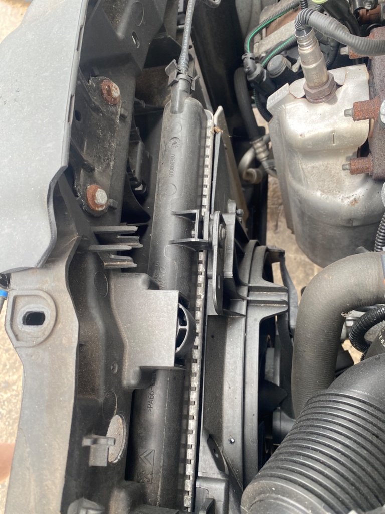 [EPE-110487] Paquete radiador Peugeot 208 1.2 PureTech