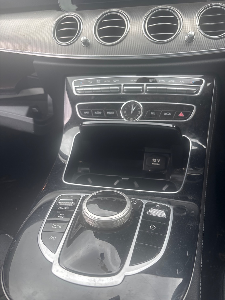 [EPE-116978] Consola central Mercedes-Benz E-Class