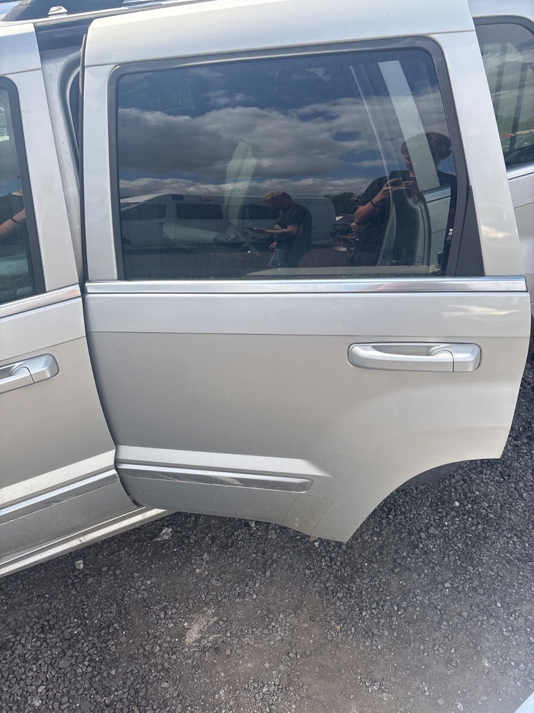 [EPE-119445] Puerta trasera izquierda Jeep Grand Cherokee 2007