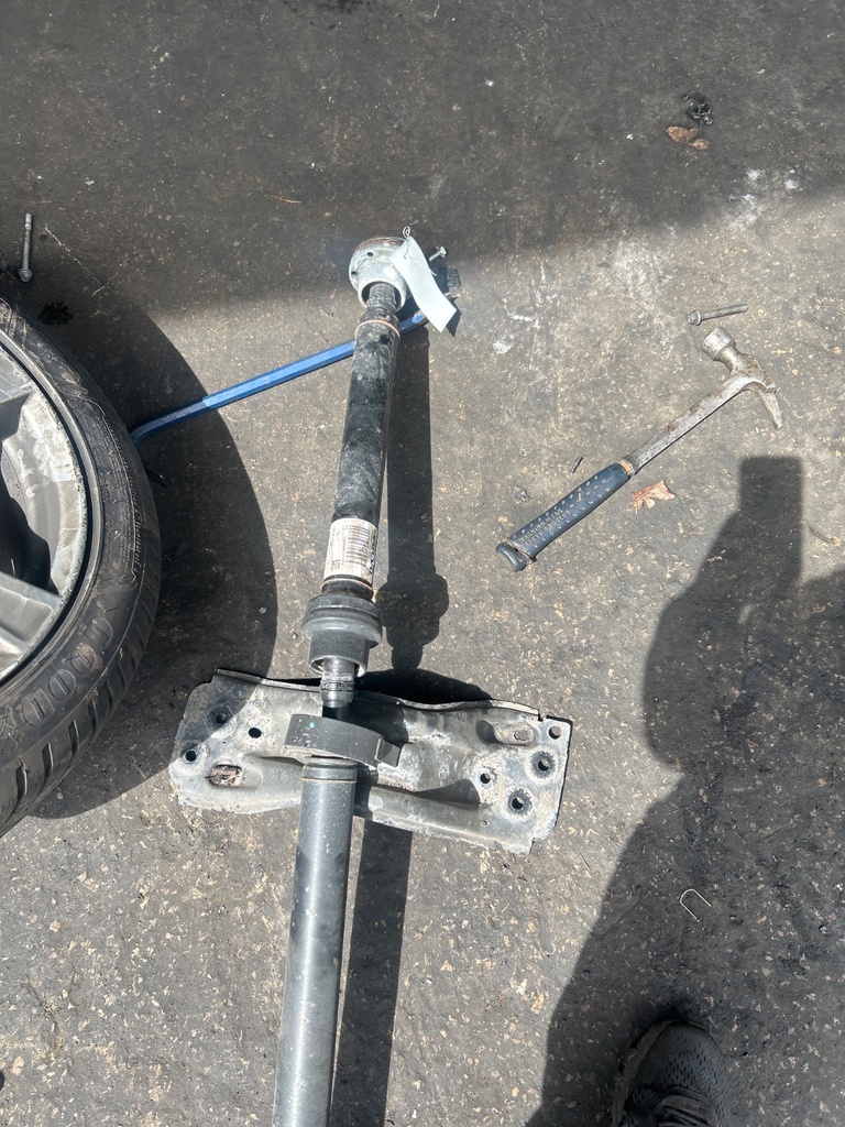 [EPE-105673] Árbol de transmisión trasero Volvo V60