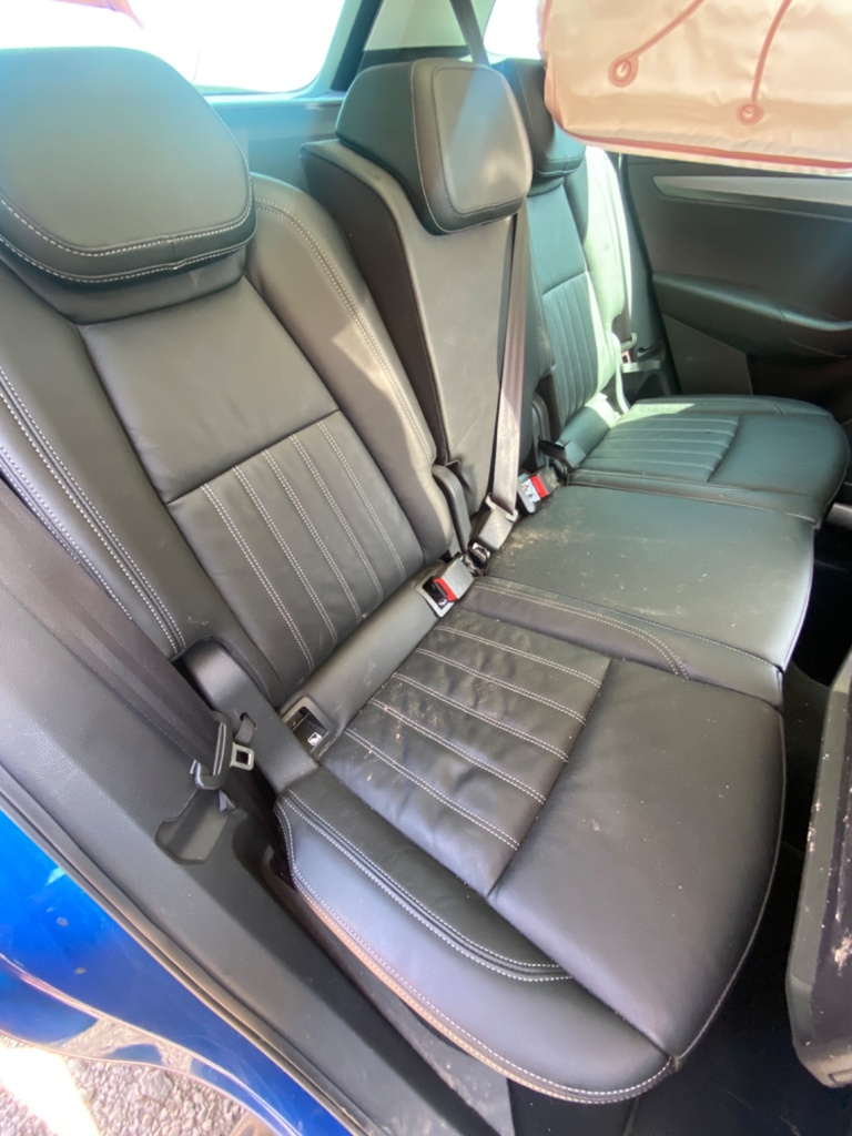 [EPE-110736] Conjunto de asiento trasero Skoda Karoq