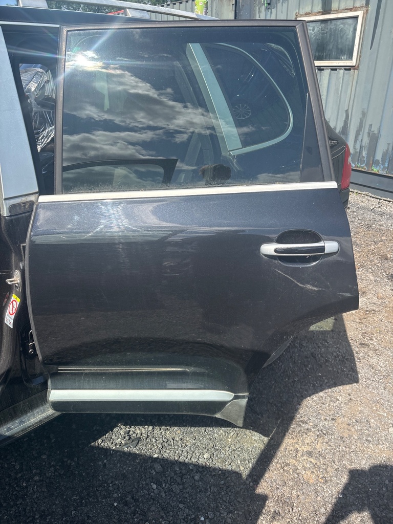 [EPE-112020] Puerta trasera izquierda Porsche Cayenne 9PA S