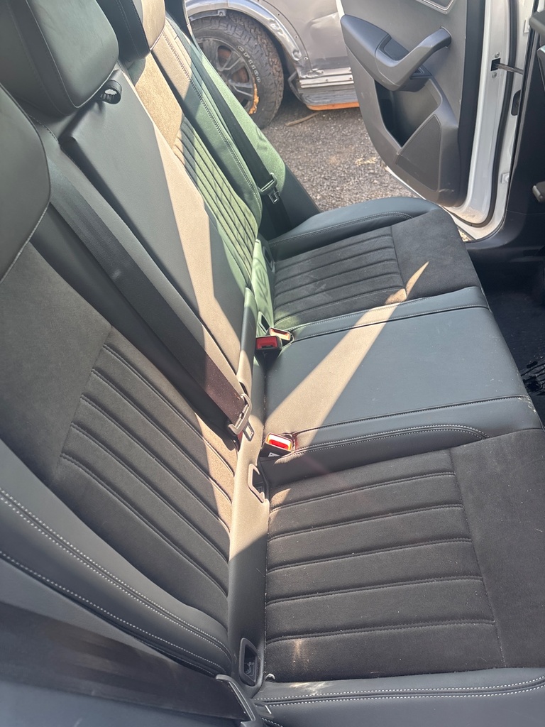 [EPE-117801] Conjunto de asiento trasero Skoda Karoq NU7