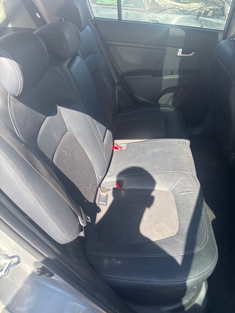 [EPE-119936] Conjunto de asiento trasero Kia Sportage 2015