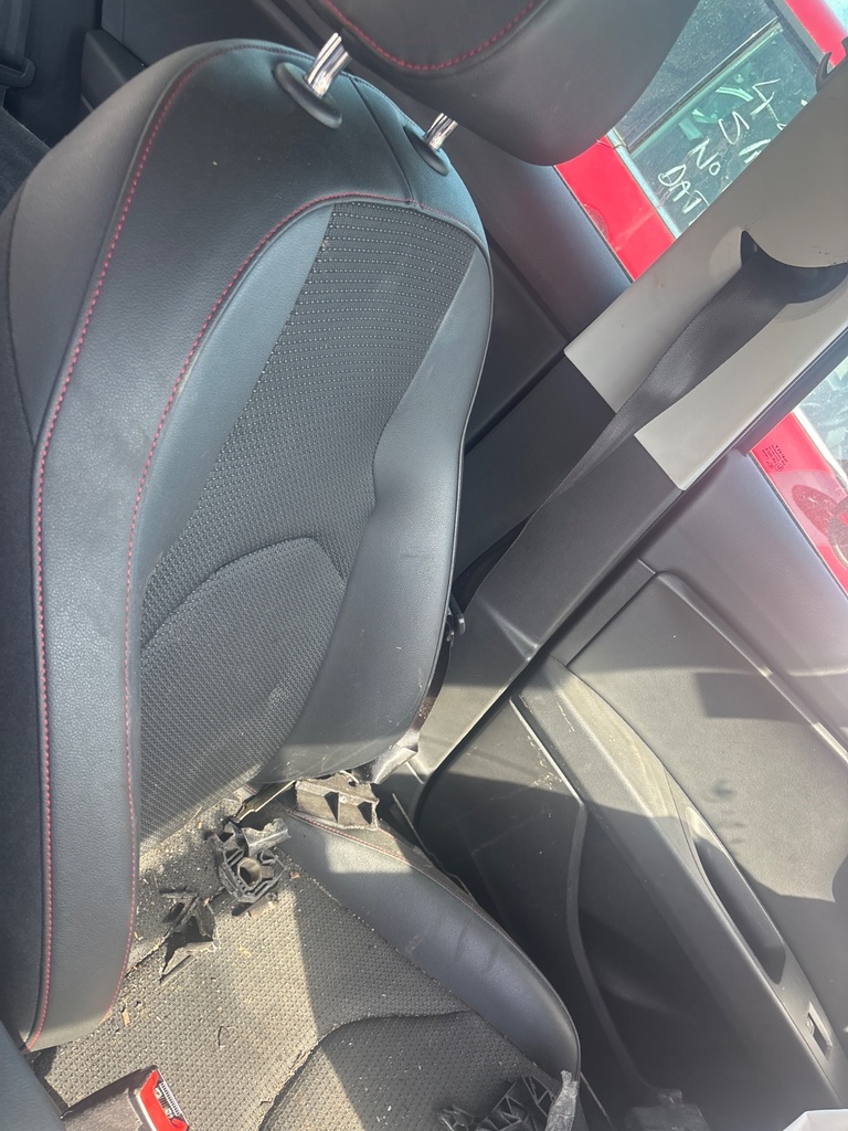 [EPE-120791] Asiento delantero izquierdo Seat Leon ST