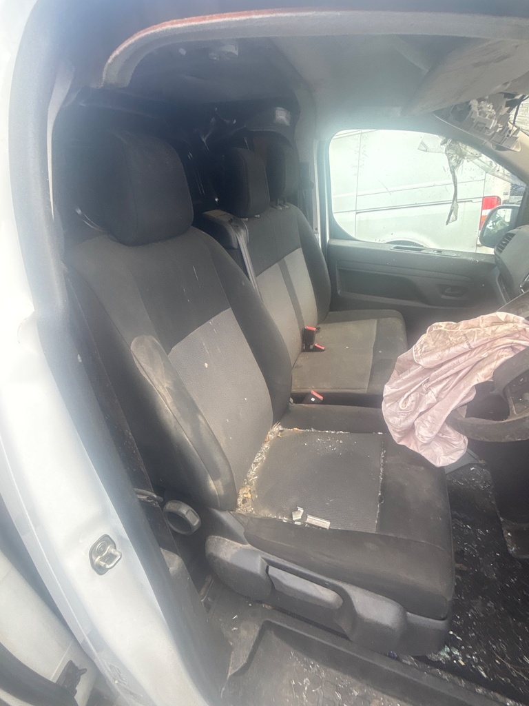[EPE-121704] Asiento delantero derecho Opel Vivaro