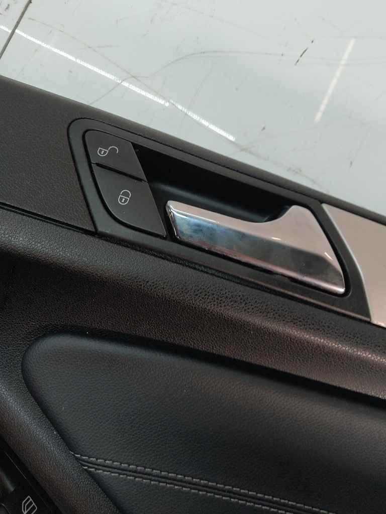 [MTD-515564] Panel de puerta delantera derecha Mercedes Clase M ML 300 OM642.820 2011