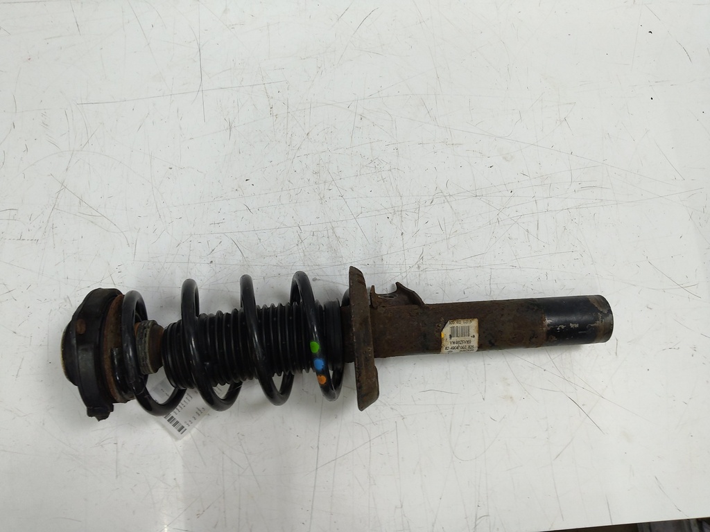 [MTD-519282] Puntal de muelle izquierdo VW Passat B7 2.0 TDI CFFB CFF 3C0413031N