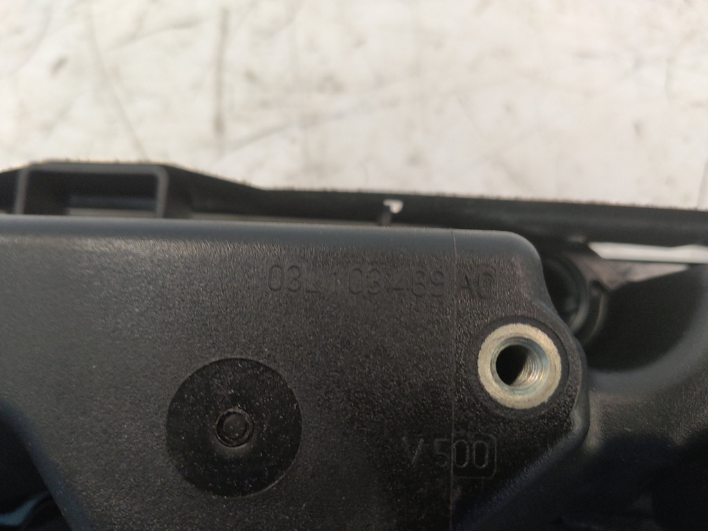 [MTD-523852] Tapa de balancines VW Golf 2017 DGCA DGC 03l103469AC