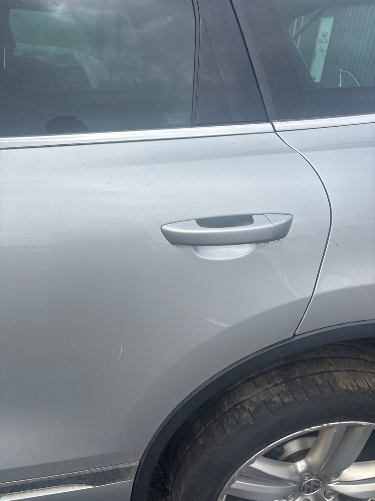 [MTD-533539] Tirador puerta trasera exterior izquierdo VW Touareg 7P5 2012 X7W eissilber