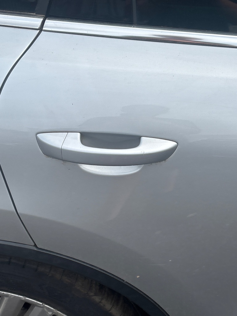 [MTD-533558] Tirador exterior puerta trasera derecha VW Touareg 7P5 2012 X7W eissilber