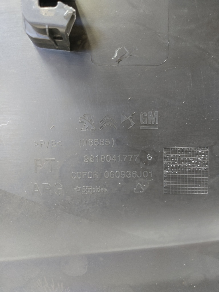 [MTD-534058] Revestimiento de puerta Peugeot Partner K9 2023 1.5 BlueHDi 102CV