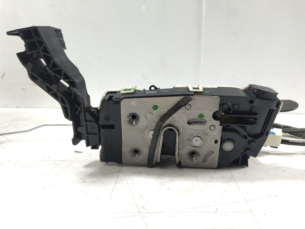[MTD-534920] Cerradura de puerta Mercedes-Benz Clase M 2012 OM642.826 A1667200635