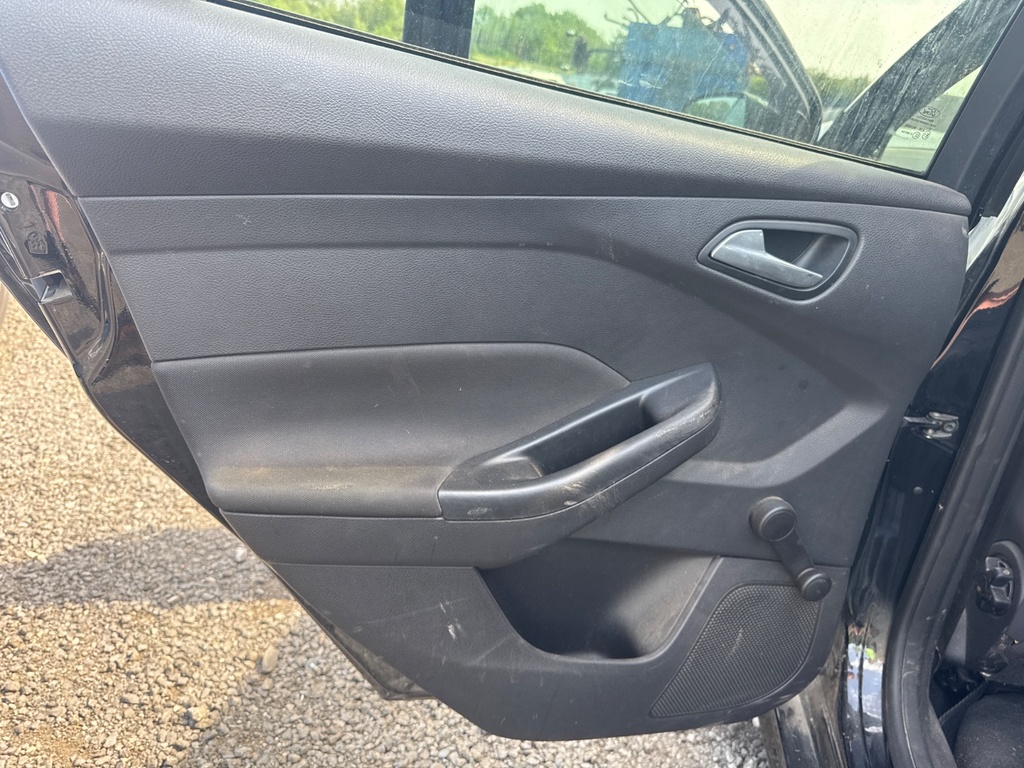 [MTD-530191] Panel interior de puerta trasera izquierda Ford Focus III