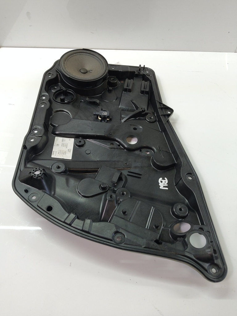 [MTD-530115] Altavoz Mercedes-Benz CLA Coupé