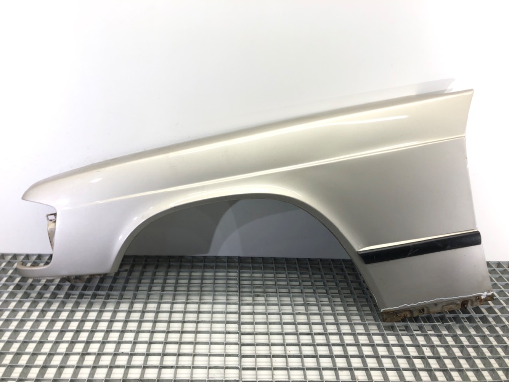 [STARK-513814] Aleta delantera izquierda Mercedes-Benz 190 (W201) 2.5 D (201.126) 1985-1993