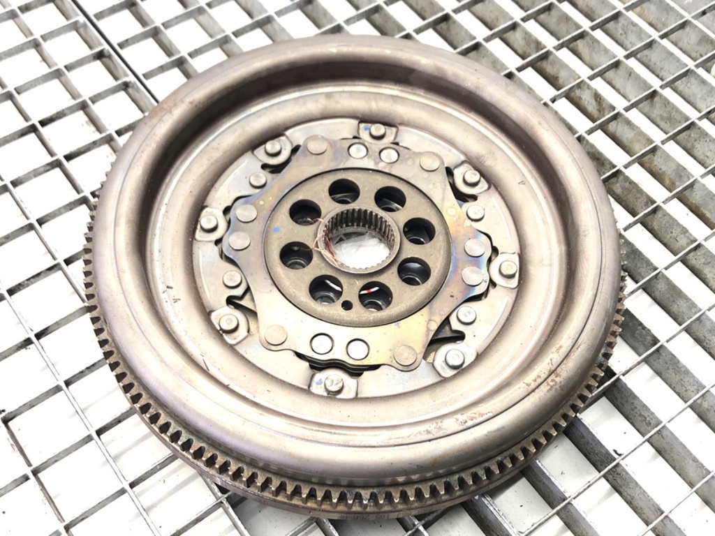 [STARK-525601] Embrague VW CC B7 (358) 2.0 TFSI 147 kW 06J105266AE