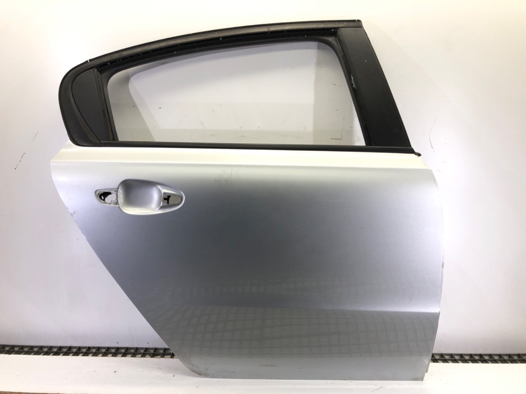 [STARK-541701] Puerta trasera derecha Peugeot 508 I (8D_) 1.6 HDi 112 CV 2010-2018
