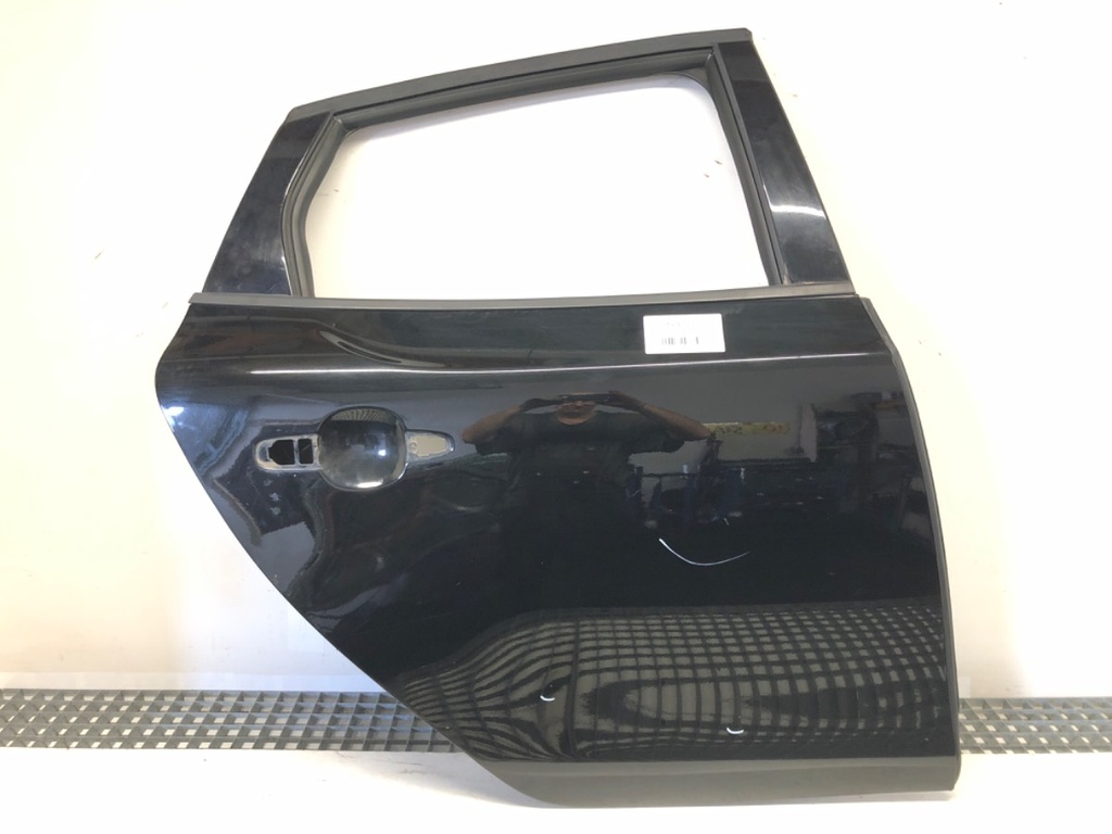 [STARK-624773] Puerta trasera derecha Volvo V40 liftback 2012-2022