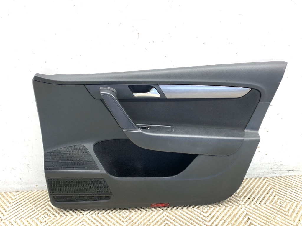 [STARK-741504] Panel de puerta delantero derecho VW PASSAT B7 Variant (365) 2010-2015