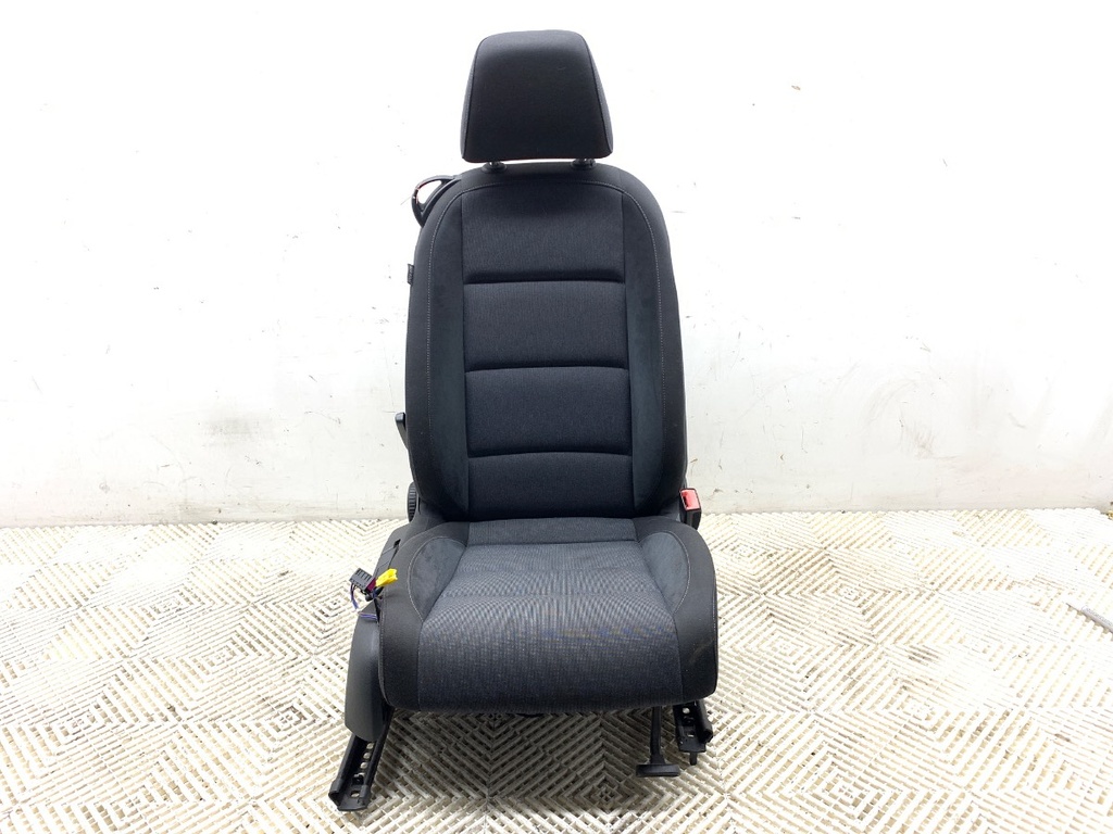 [STARK-766591] Asiento delantero derecho VW Golf VI (5K1) 1.2 TSI 63 kW 2010-2012