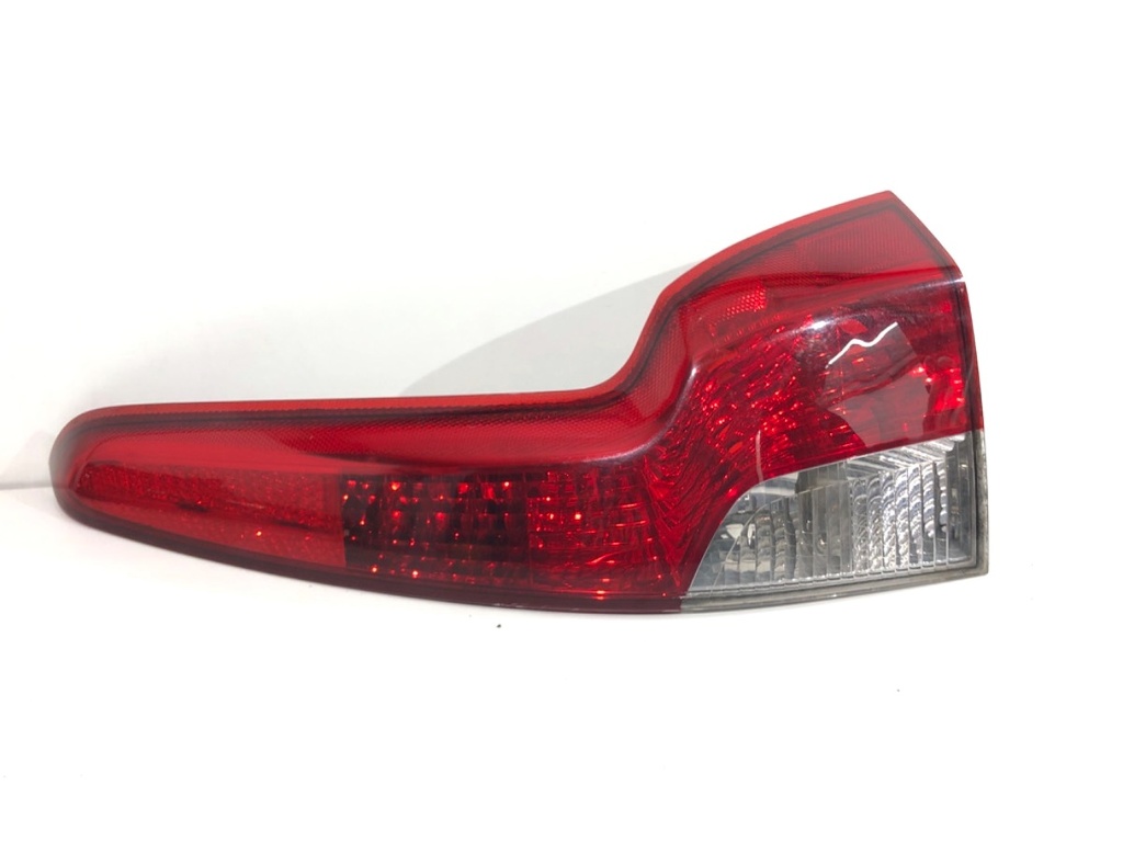 [STARK-783088] Piloto trasero derecho VOLVO V50 (545) 1.6 D 80kW 2005-2012