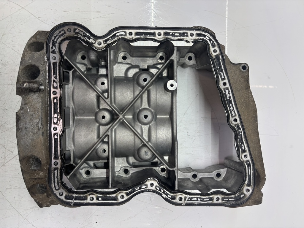 [MTD-487877] Parte superior del cárter de aceite para Nissan Renault Trafic 2.0 CDTI M9R692 LHL 110172100R
