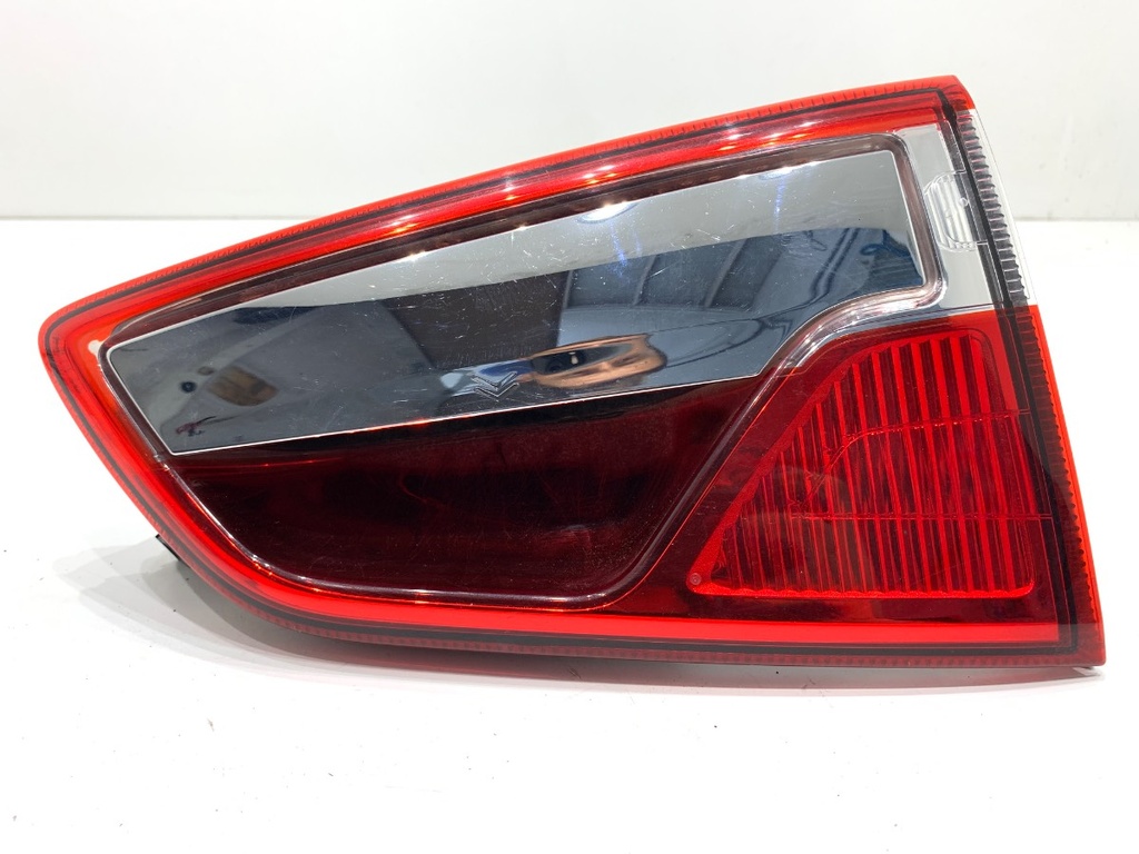 [STARK-677781] Piloto trasero derecho FORD ECOSPORT 2011-2022