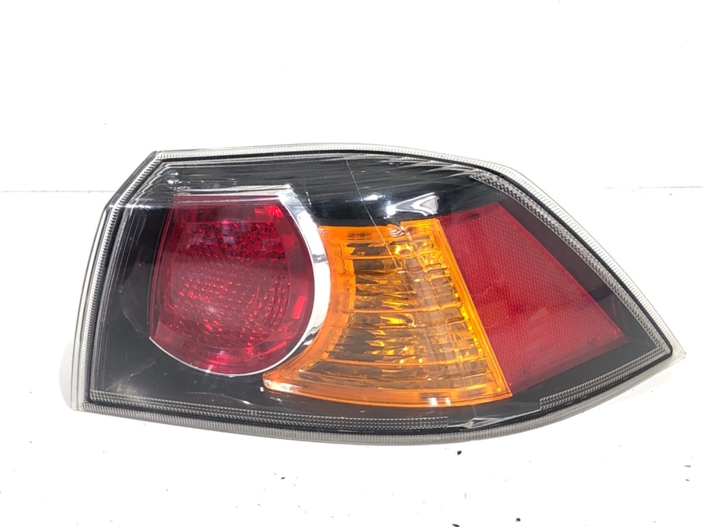 [STARK-755218] Piloto trasero derecho Mitsubishi Lancer VIII (CY_A, CZ_A) 2007-2022
