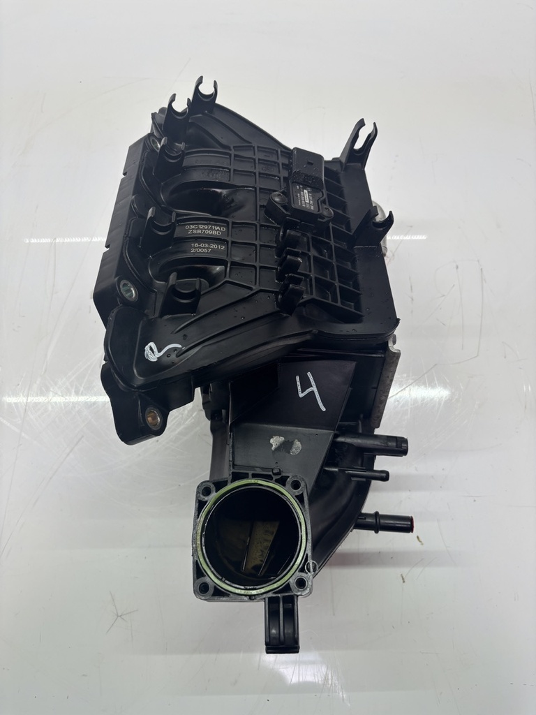 [MTD-456023] Colector de admisión VW Golf Passat B7 1.4 TSi CAXA CAX 03C129711AD