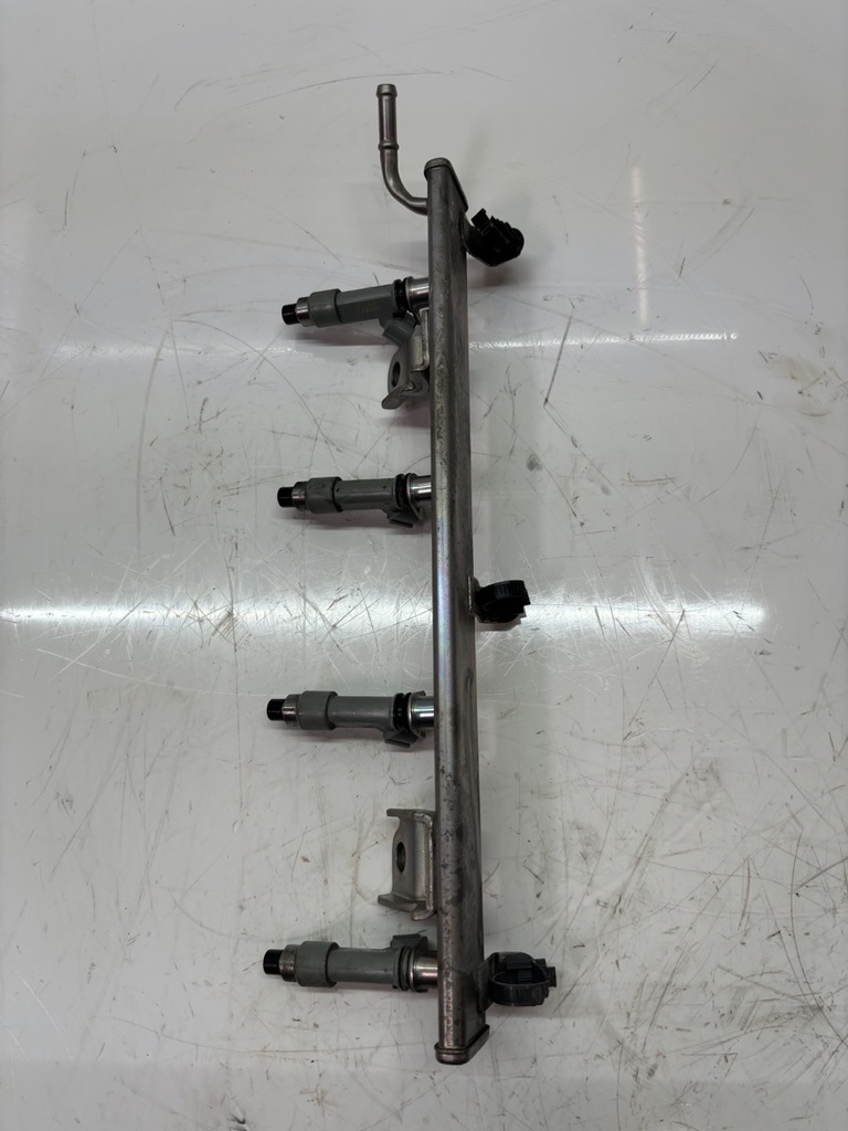 [MTD-457240] Rail de inyectores Suzuki Swift III 1.5 gasolina M15A 15730-86G00