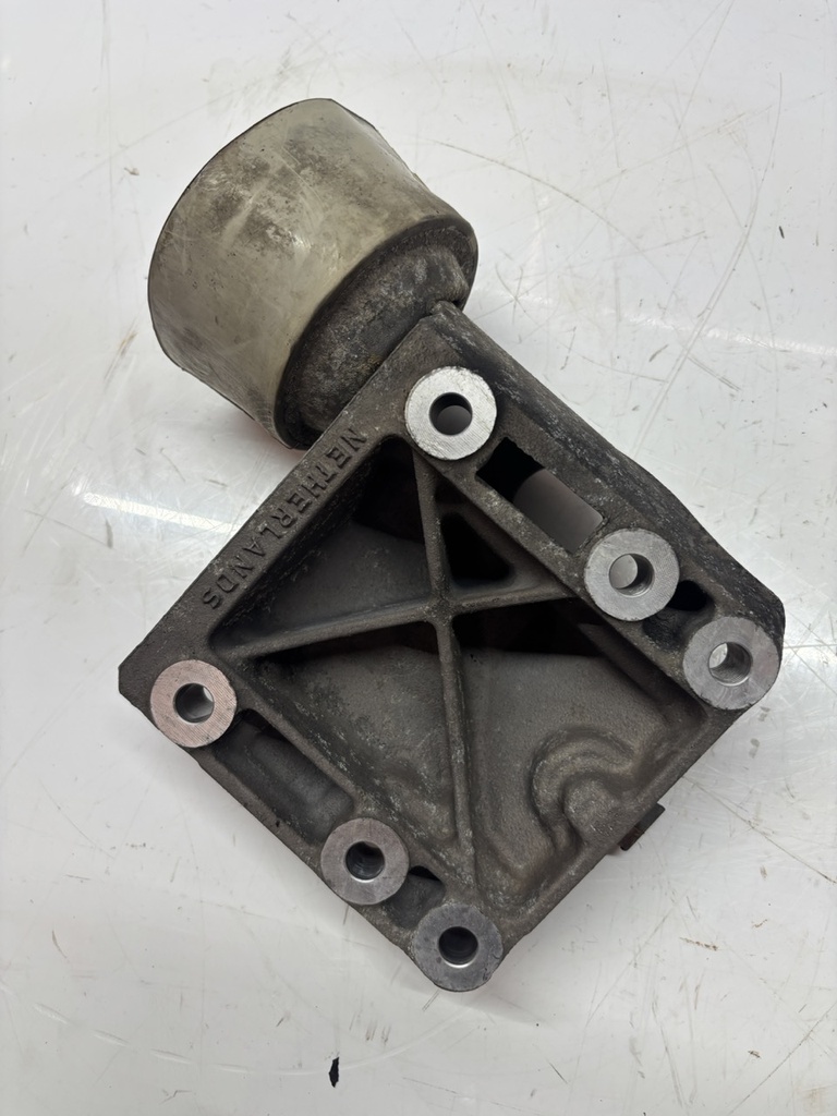 [MTD-501900] Soporte motor Porsche Cayenne 9PA 4.5 V8 gasolina M48.00 2002-2007