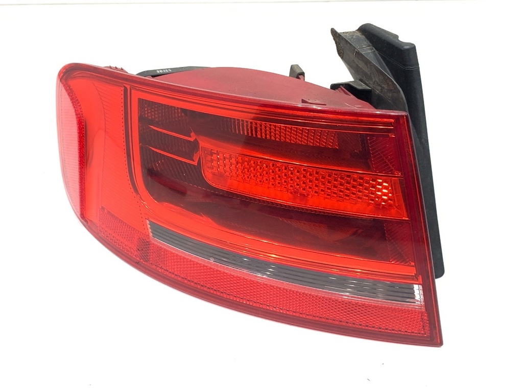 [STARK-793886] Piloto trasero izquierdo Audi A4 B8 (8K2) 2.0 TFSI 132 kW 2008-2015