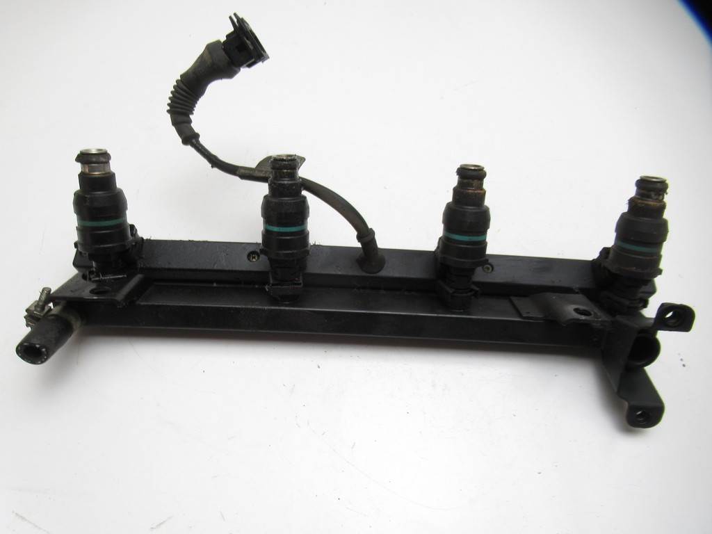 [STARK-314167] Riel de combustible BMW Serie 3 Touring (E30) 316i 73 kW (100 CV) 1991-1994