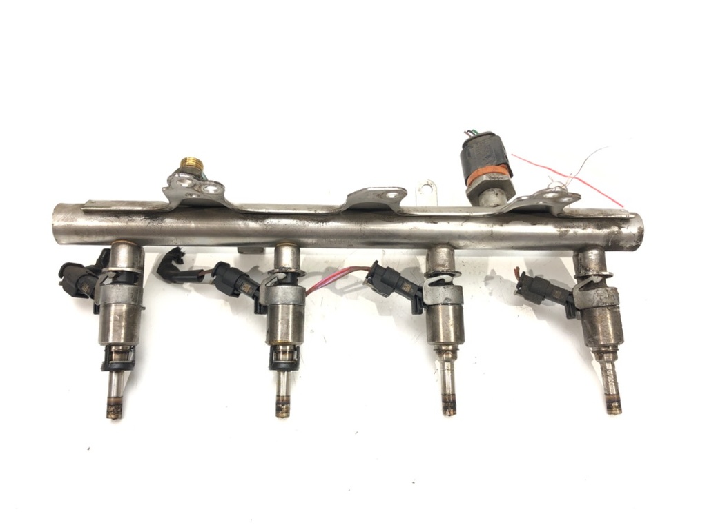 [STARK-498403] Fuel Rail SEAT EXEO (3R2) 1.8 TSI 118 kW 2010-2013